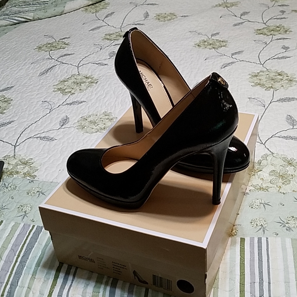 Michael Kors black Patent Leather Pumps